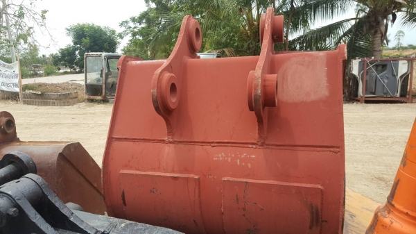 ขายบุ้งกี๋ รถขุด 200  ของใหม่ 42นิ้วรูสลัก 80มิล ขายราคา 42,000 บาท