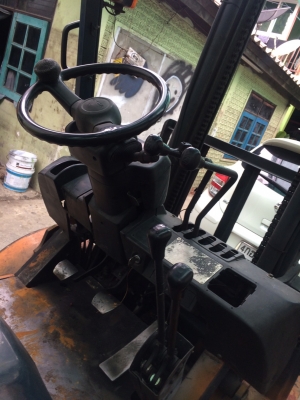 โฟลคลิฟ TOYOTA'รุ่น7  2.5ตัน เสาสูง4 เมตร เครื่องดีเซล แน่นๆ  สภาพพร้อมใช้ กำลังดี ลงหน้างานหนักสบาย