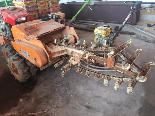 เครื่องขุดร่องดิน