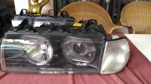 ไฟหน้า BMW นกแก้ว E36 สวยใส ถูกๆ คู่เดียวเท่านั้นแท้