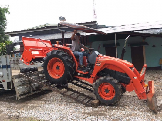 รถเข้าใหม่#ปัญญาแทรคเตอร์..จัดมาให้ครับ ด่วน!! 295,000 บาท. คูโบต้าL4508DIใบมีดคานบนSD180พร้อมผาน6&times;24สีเดิมๆ สภาพพร้อมใช้ จัดส่ง อ.ศรีนคร จ.อุตรดิตถ์