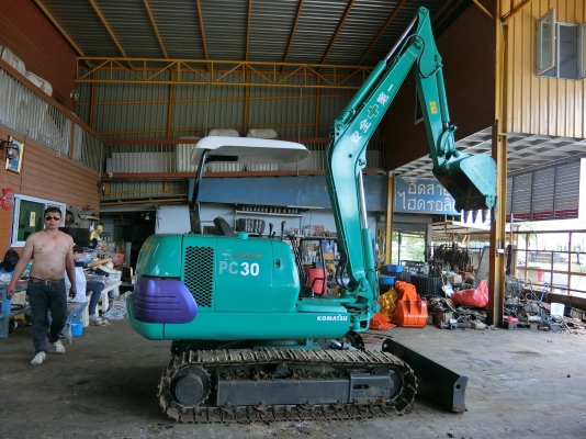 ขายรถขุด KOMATSU PC30-7 สภาพพร้อมใช้งาน ระบบเร็วแรง เครื่องสวย พร้อมทำสี  ราคา 400,000 บาท มีวีดีโอให้ชม ติดต่อเจ้าของโดยตรง:096-5411713 หรือ 092-5768909 {วัชรัตน์}