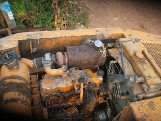 ขายรถแม็คโฮล โคมัตสุ รุ่น 12 HT ขายตัวเดิน เครื่อง ปั้ม โซ่ ชิ้นส่วนต่างๆ แยกขาย