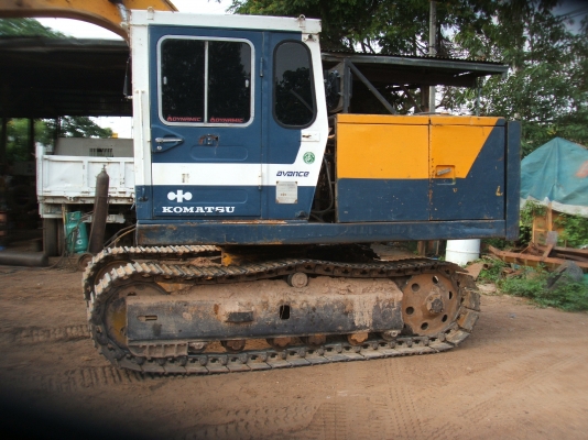 ขายรถแม็คโฮล โคมัตสุ รุ่น 12 HT ขายตัวเดิน เครื่อง ปั้ม โซ่ ชิ้นส่วนต่างๆ แยกขาย