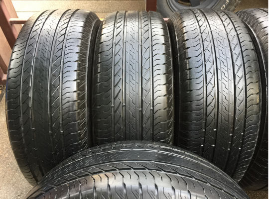 ยาง Bridgestone 265 65 17 กลางปี15 ดอกเต็ม ใช้ยาว มี2ชุด ราคาไม่แพง