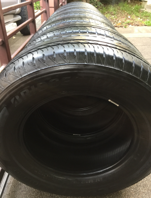 ยาง Bridgestone 265 65 17 กลางปี15 ดอกเต็ม ใช้ยาว มี2ชุด ราคาไม่แพง