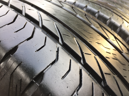 ยาง Bridgestone 265 65 17 กลางปี15 ดอกเต็ม ใช้ยาว มี2ชุด ราคาไม่แพง