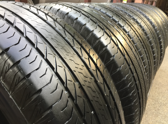 ยาง Bridgestone 265 65 17 กลางปี15 ดอกเต็ม ใช้ยาว มี2ชุด ราคาไม่แพง