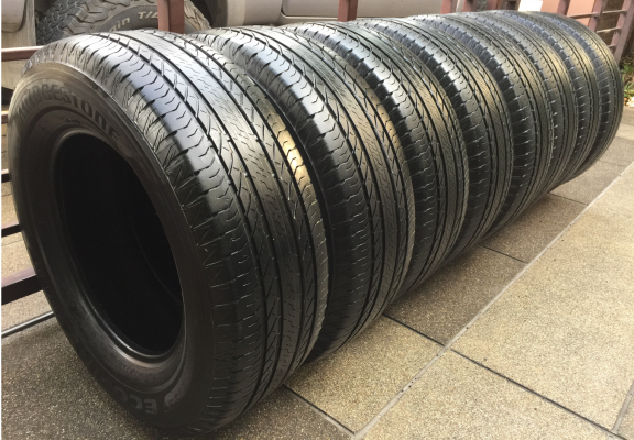 ยาง Bridgestone 265 65 17 กลางปี15 ดอกเต็ม ใช้ยาว มี2ชุด ราคาไม่แพง