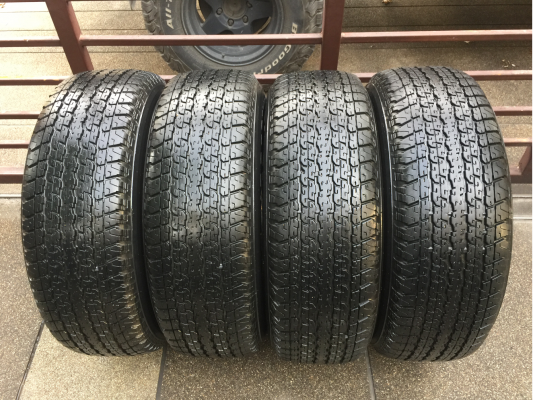 ยาง Bridgestone 255 65 17 กลางปี15 ดอกเต็ม ไม่มีปะ ใช้ยาว ราคาไม่แพง