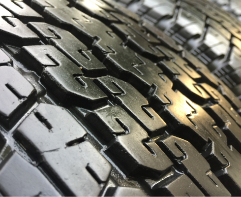 ยาง Bridgestone 255 65 17 กลางปี15 ดอกเต็ม ไม่มีปะ ใช้ยาว ราคาไม่แพง