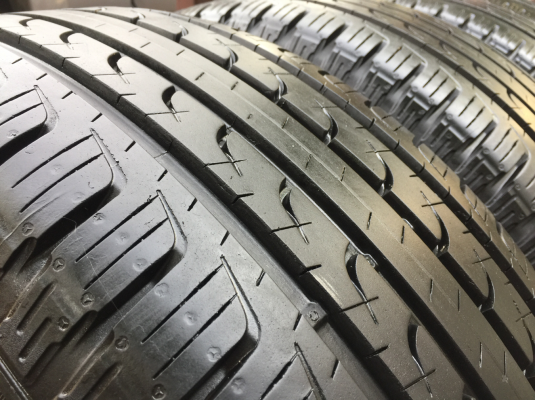 ยาง Goodyear 265 65 17 กลางปี15 ดอกเต็ม เนื้อนิ่มๆ ใช้กันยาว ราคาไม่แพง