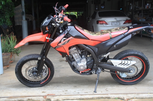 ขาย CRF 250 M ปี 2014 สภาพสวย มือเดียวออกศูนย์ 92000