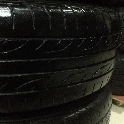 และ13 เบอร์ 215 60 16 ดอกสวย ใส่รถได้หลายรุ่น มีรอยนิดหน่อย ไม่มีซ่อม ตจว รวมจัดส่ง ฟรี ถึงบ้านครับ