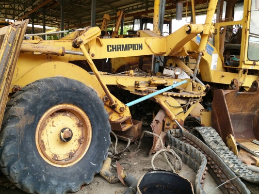 ขายรถเกรด CHAMPION 720A-3 สภาพพร้อมไช้เอกสารทะเบียน