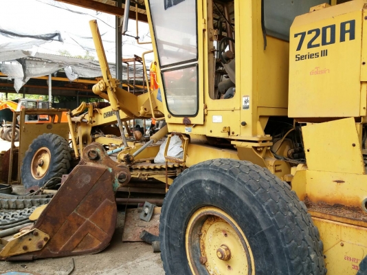 ขายรถเกรด CHAMPION 720A-3 สภาพพร้อมไช้เอกสารทะเบียน