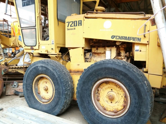 ขายรถเกรด CHAMPION 720A-3 สภาพพร้อมไช้เอกสารทะเบียน