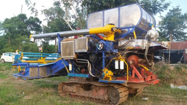 ขายครับ เครื่อง 6D-17 turbo. ตัวเดิน 10 อภิชาติ โซ่ 15 ข้อ โรลเลอร์ 10 ลูก 365,000 ราคาโดนใจ 091-0206555 อยู่ ศรีสะเกษ ครับ ขายครับ เครื่อง 6D-17 turbo. ตัวเดิน 10 อภิชาติ โซ่ 15 ข้อ โรลเลอร์ 10 ลูก 365,000 ราคาโดนใจ 091-0206555 อยู่ ศรีสะเกษ ครับ