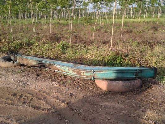 ขายบูมยาว ปรับแต่งใส่กันได้เกือบทุกรุ่น (เดิมเป็นบูมเดิมๆของ Kobelco sk045) ขายบูมยาว ปรับแต่งใส่กันได้เกือบทุกรุ่น (เดิมเป็นบูมเดิมๆของ Kobelco sk045)
