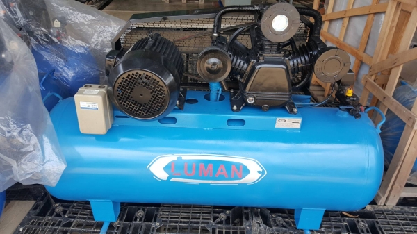 ปั้มลม  AIR COMPRESSOR   LUMAN  ขนาด300ลิตร/ 3สูบ/ 10  แรง/ ไฟ380V**ยังไม่เคยใช้งาน*ขายราคา 29,500บาท ติดต่อ089-2619445