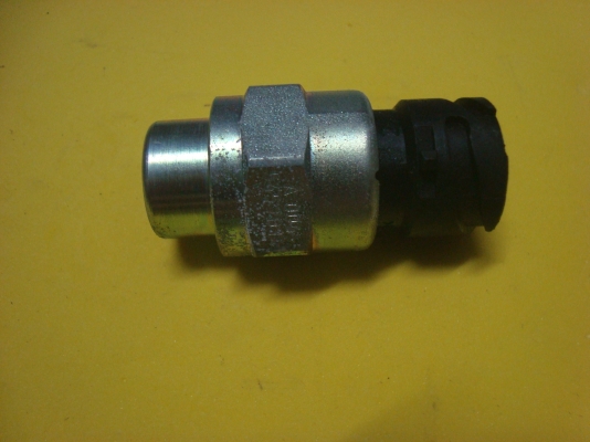 ขายสวิทช์ oil brake รถ BENZ Vario รุ่น 614D, 814D