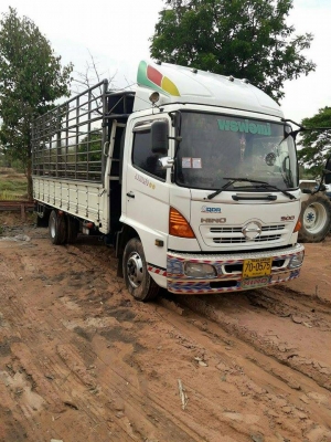 ขายรถ6ล้อ HINO MEGA ปี53 เครื่อง150แรง ยาว5.50ม สภาพสวยพร้อมใช้ ราคา820,000 สนใจโทร 090-8588220คุณนะ
