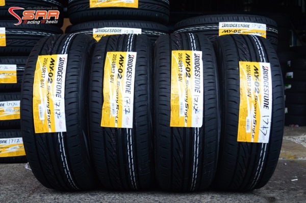 BRIDGESTONE MY02 205/45R17 ปี17 ราคาพิเศษ