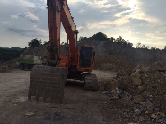 ขาย 750,000 DOOSAN 225 LC เครื่องดี ปั้มแรง เอวแน่น ช่วงล่างเต็ม รถพร้อมใช้ รถอยู่ นครศรีธรรมราช 090
