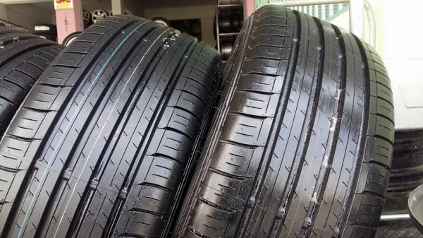 ขายล้อแม็กป้ายแดง civic fc 16&quot; ยางปี17 สนใจติดต่อ ร้าน ก.เจริญการยางครับ 081-3747940