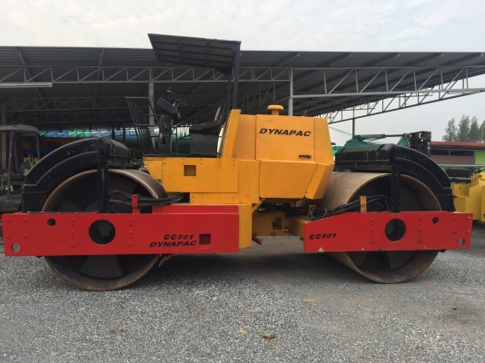 ขายรถบด17ตันDYNAPACรุ่นCC501รถนอกนำเข้า ไม่เคยใช้งานในไทย มีเอกสารพร้อม  บดอัดสั่นสเทือนแรงค่อยได้ทั้ง2ล้อ เอวออ่น  เครื่องยนต์ดีเซล6สูบ สภาพดีพร้อมใช้งานมีให้เลือกหลายคันหลายขนาดLine:Jiraroj2909