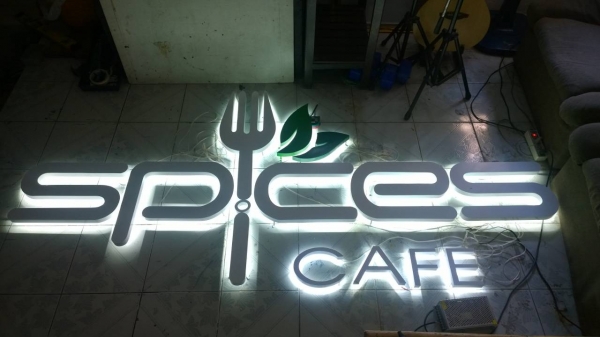ออกแบบ ทำป้ายไฟ ตัวหนังสือ Led ป้ายร้านอาหาร คลีนิค