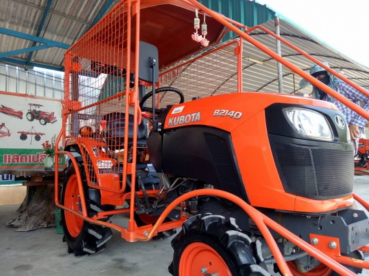 คูโบต้า B2140 2 เพลาเข้าร่องอ้อย..ทำงาน 122 ชั่วโมง..รถใหม่มาก เอกสารพร้อม 198000 บาท..0856511968