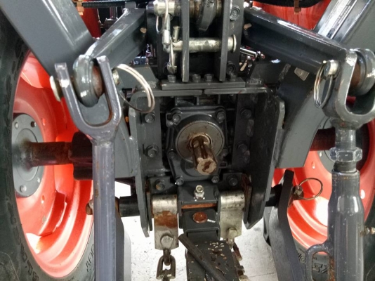 คูโบต้า B2140 2 เพลาเข้าร่องอ้อย..ทำงาน 122 ชั่วโมง..รถใหม่มาก เอกสารพร้อม 198000 บาท..0856511968