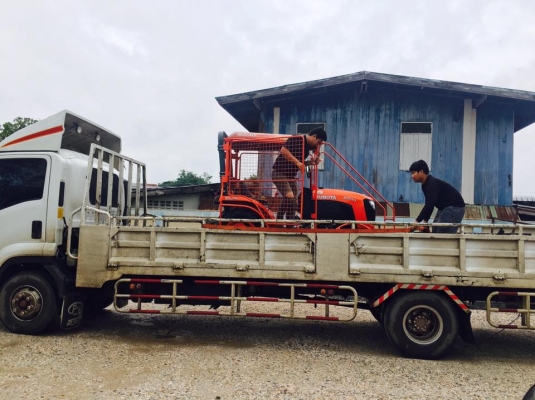 คูโบต้า B2140 2 เพลาเข้าร่องอ้อย..ทำงาน 122 ชั่วโมง..รถใหม่มาก เอกสารพร้อม 198000 บาท..0856511968