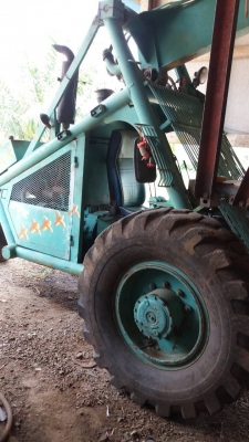 รถคีบอ้อยสามล้อ