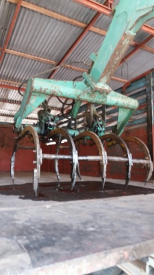 รถคีบอ้อยสามล้อ