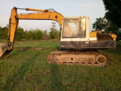 KOMATSU PC100-3