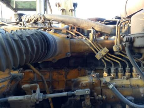 KOMATSU PC100-3
