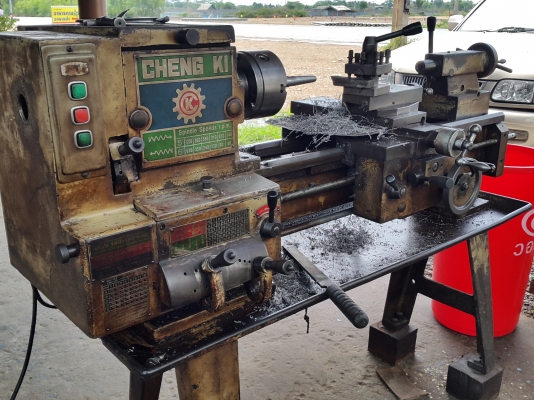 เครื่องกลึง 4 ฟุต 2 เพลา พร้อมใช้งาน ไฟบ้าน อุปกรณ์ครบๆๆ 45,000