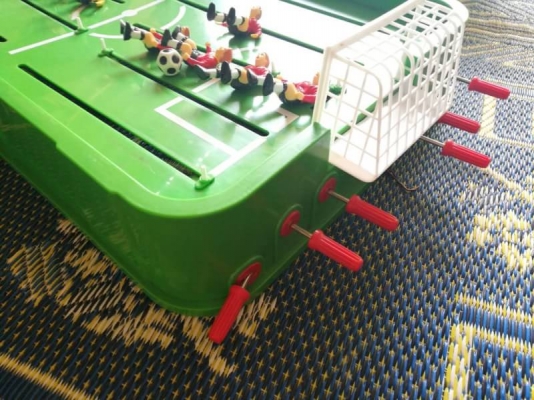 350 บ. ส่งฟรี083-2000058  LINE ID: line83292 เกมเตะฟุตบอลตั้งพื้นขนาดใหญ่ 70x42 cm. เล่นสองคนสนุกๆไม่ใช้ถ่านใช้มือควบคุมเอา ( ผู้เล่นหาย2ตัว)