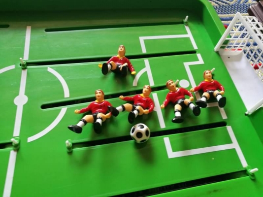 350 บ. ส่งฟรี083-2000058  LINE ID: line83292 เกมเตะฟุตบอลตั้งพื้นขนาดใหญ่ 70x42 cm. เล่นสองคนสนุกๆไม่ใช้ถ่านใช้มือควบคุมเอา ( ผู้เล่นหาย2ตัว)
