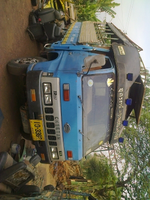 หกล้อ อีซุซุ TR 100hp