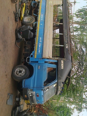 หกล้อ อีซุซุ TR 100hp