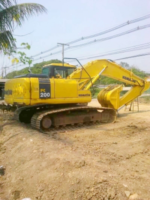 รถแมคโคร     สภาพพร้อมใช้เลย  ( KOMATSU )
