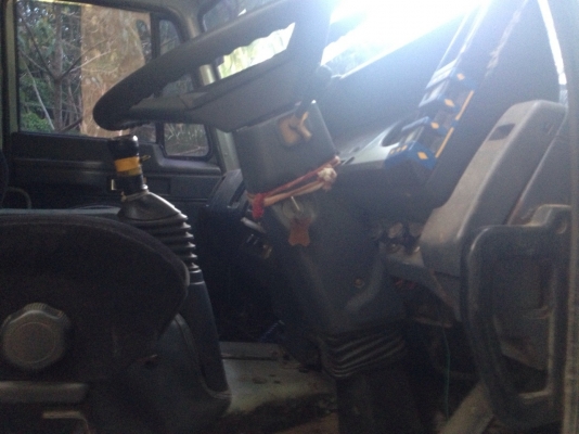 ขาย10ล้อดั๊มISUZU 240 แรงม้า หัวฟ้าแท้ กระบะสามมิตรลอนเฉียง สนใจโทร0819701072
