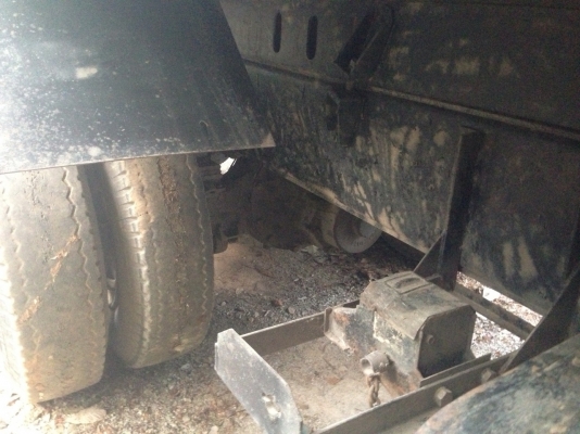 ขาย10ล้อดั๊มISUZU 240 แรงม้า หัวฟ้าแท้ กระบะสามมิตรลอนเฉียง สนใจโทร0819701072