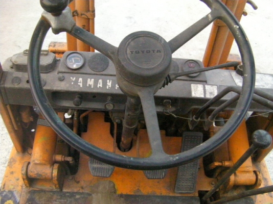 รถยกtoyota1ตันพร้อมใช้ยางตันเสาสูงเมตรกระบอกคู่ราคา89,000บาท