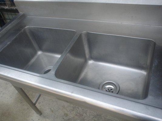 ซิงค์รุ่นเก่าแสตนเลสหนาแท้ 2 หลุมใหญ่ ขาแข็งแรง 3800บาท