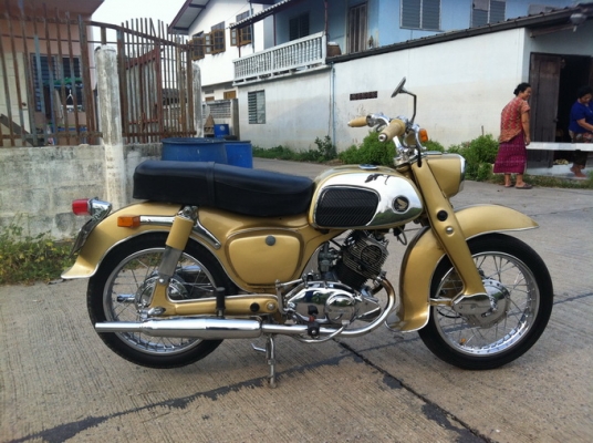 ขาย c92 สวยๆ ชุบทั้งคัน สตาร์ทง่าย ทะเบียนโอนเครื่องดีมากๆ ของเดิมเยอะ สีสวย 0819884773