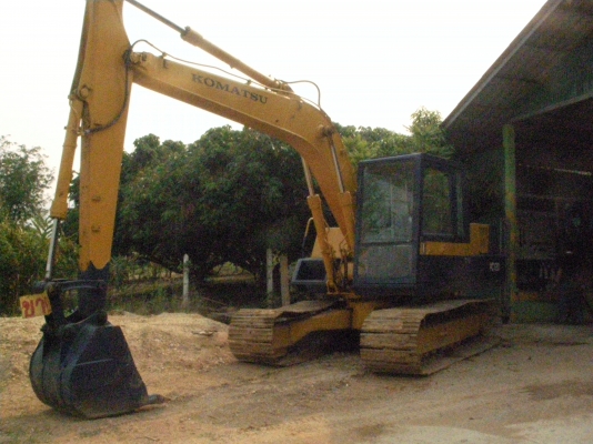 ประกาศขายรถแบคโฮ โคมัสสุ 120 รุ่น 3 (เหลือง/น้ำเงิน)